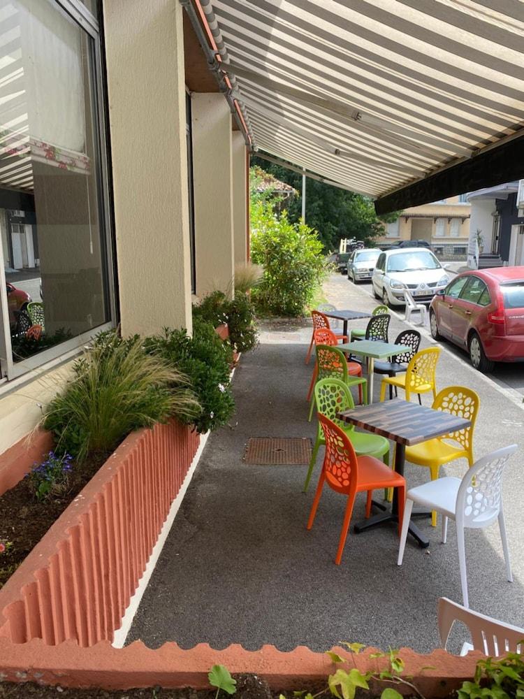 Hotel Des Pays Bas Lourdes Exterior foto